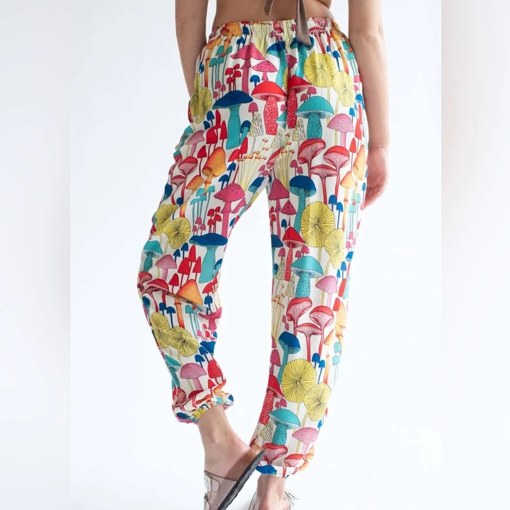 Kathmandu | Wild Mushroom Lightweight Pants - Picture 3 of 10